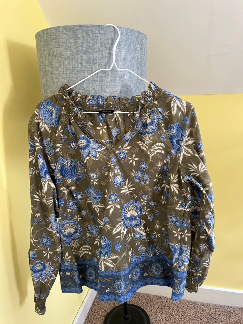 Talbots Olive and Blue Floral Peasant Top | size Medium | worn only 1 time - Picture 6 of 7
